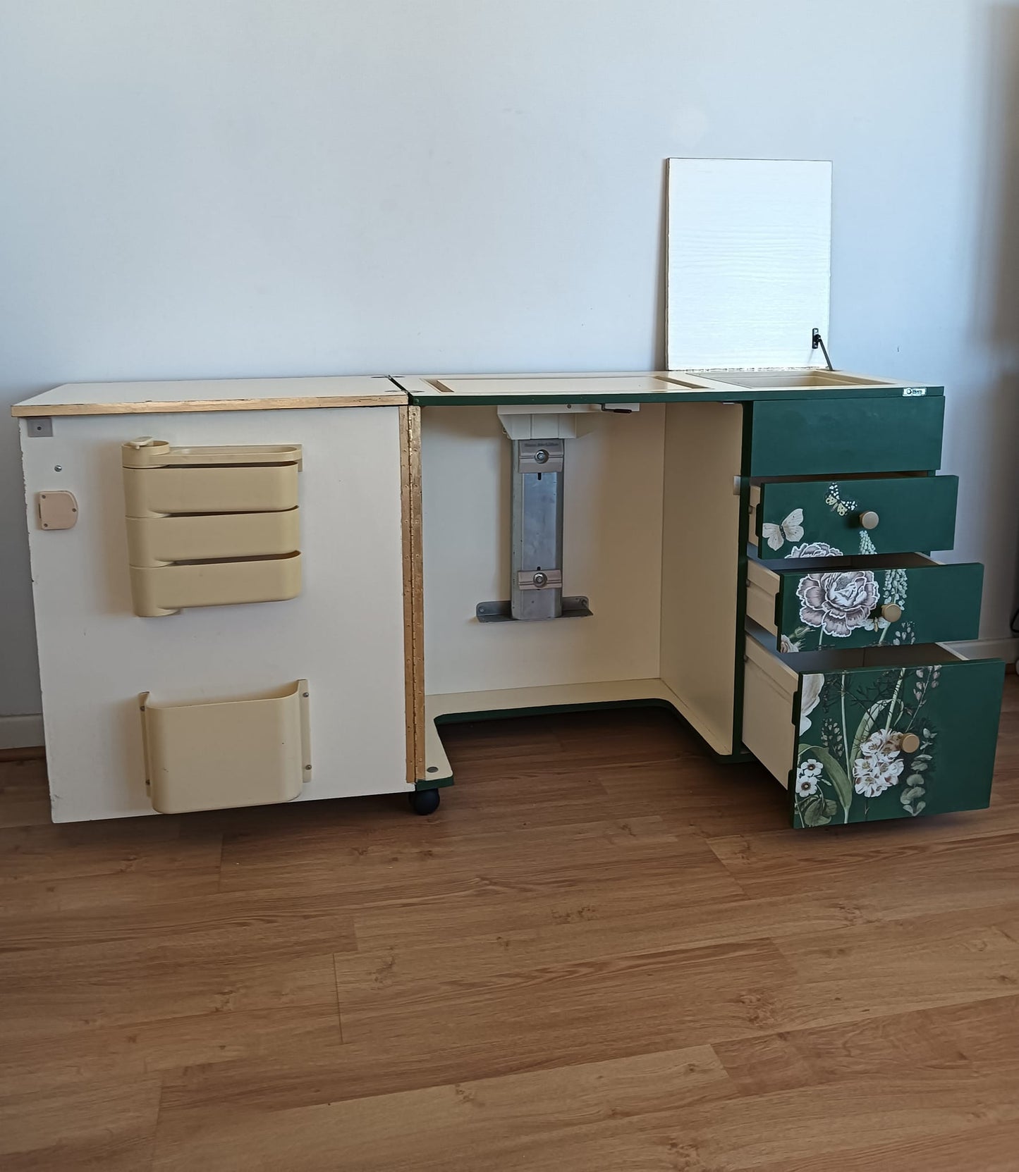 Amsterdam Green Annie Sloan Chalk Paint®